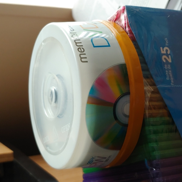 Dvd+RW 25 pk & Dynex color slim DVD case 25 pack - Picture 6 of 7